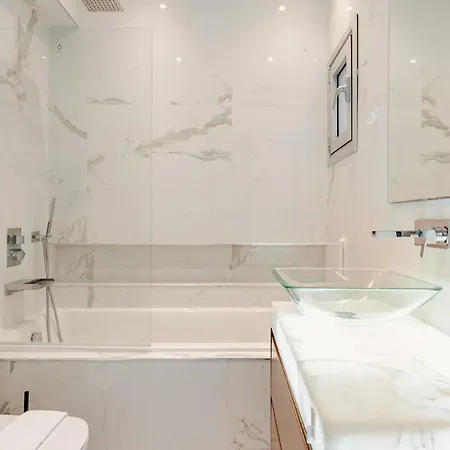 דירה Beachfront Luxury