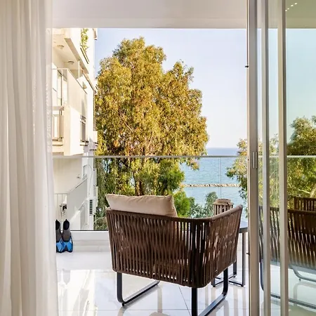 Beachfront Luxury לימסול