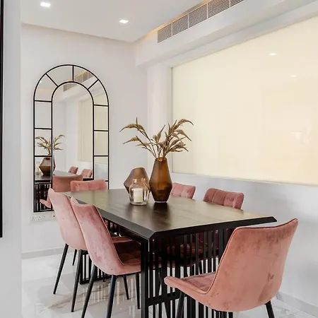 דירה Beachfront Luxury לימסול