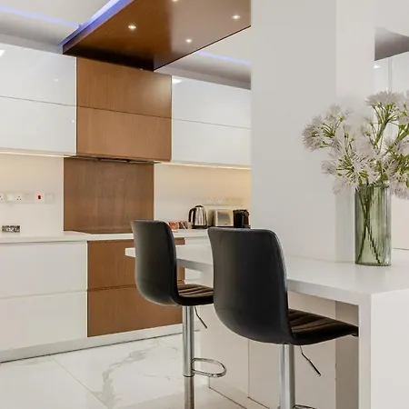 Beachfront Luxury Apartamento