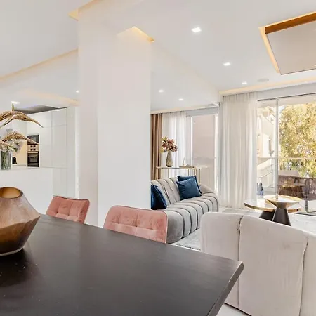 דירה Beachfront Luxury