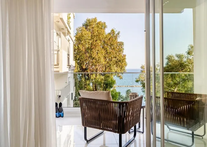 Beachfront Luxury ليماسول