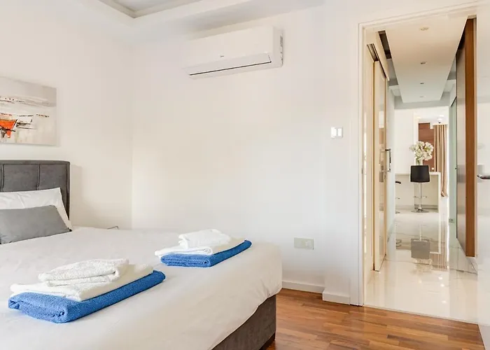 公寓 Beachfront Luxury 利马索尔