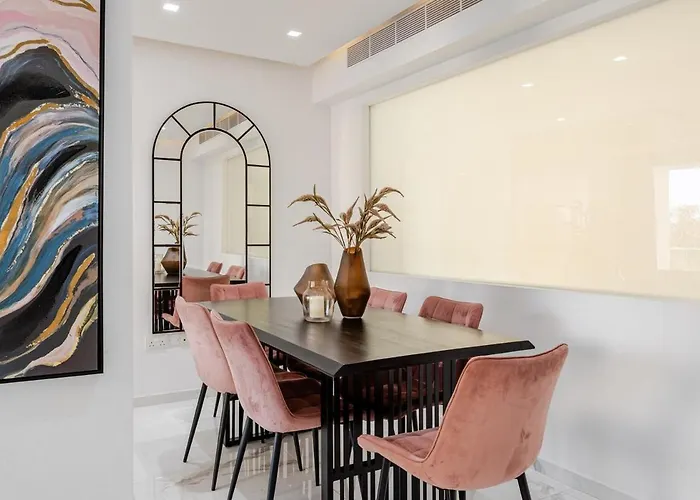 شقة Beachfront Luxury ليماسول