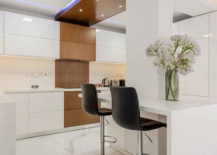 Beachfront Luxury شقة