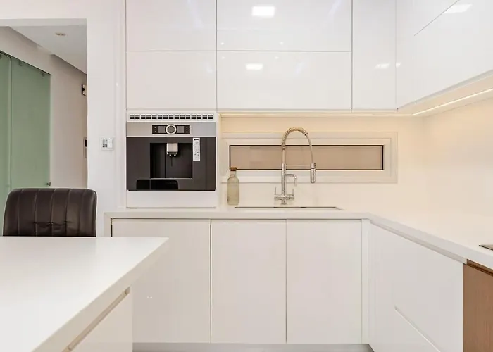 Beachfront Luxury * ليماسول